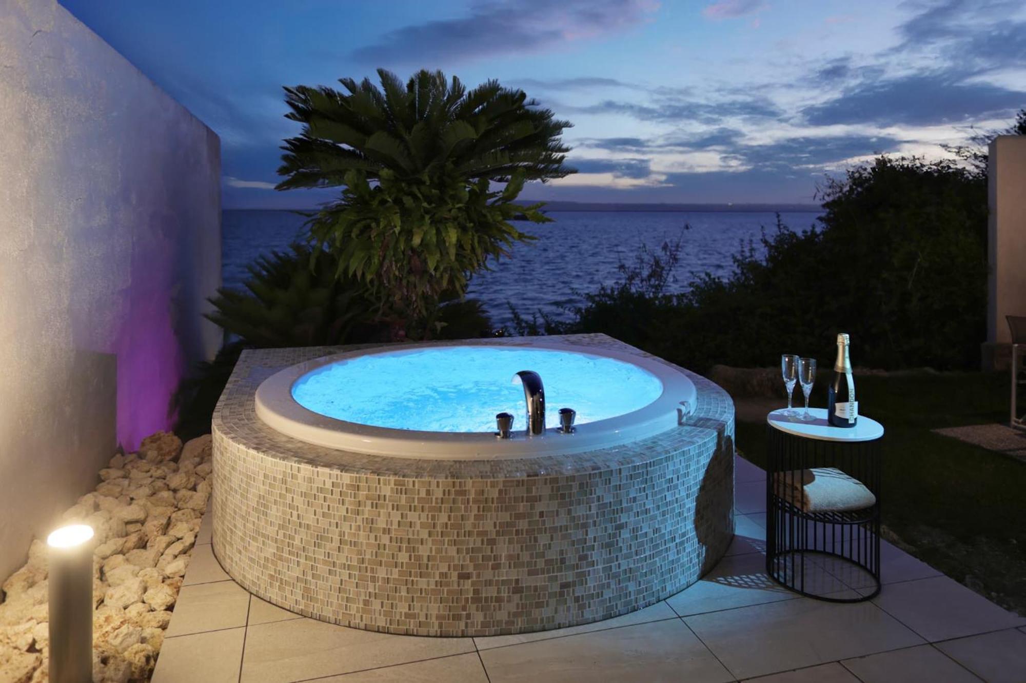 Crystal Villa Miyakojima Sunayama Beach Exterior photo